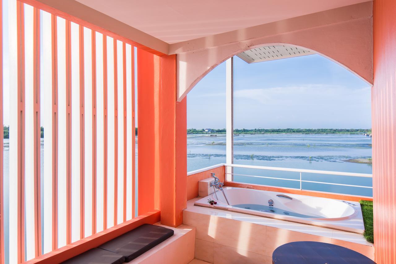 Baan Talay See Cream Resort Samut Songkhram Exterior foto